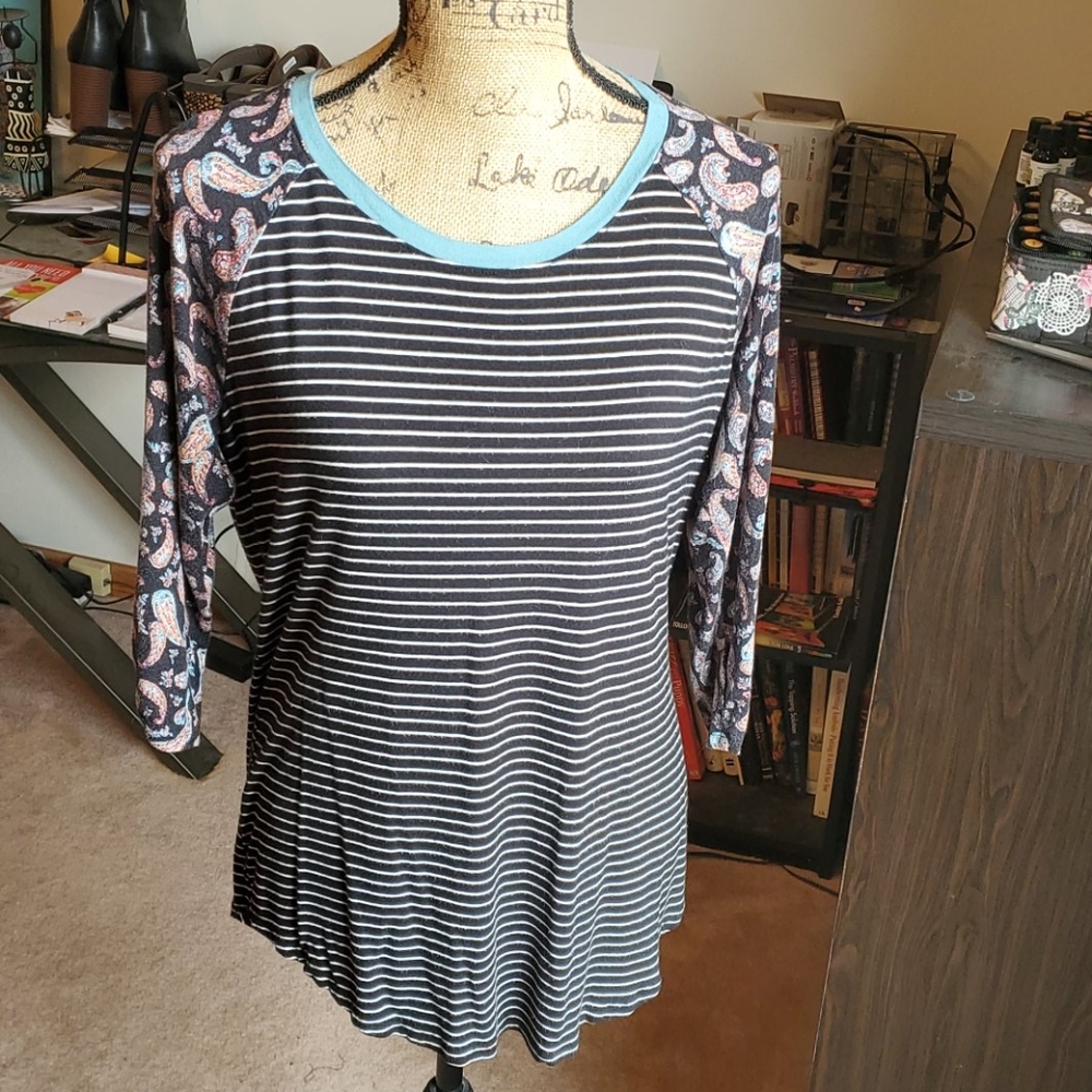 Maurices 24/7 paisley/stripe top size Large